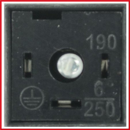CONNECTOR FEMALE SMALL