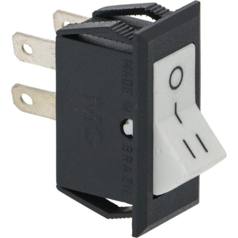 WHITE THREE-POLE SWITCH 120V 10A